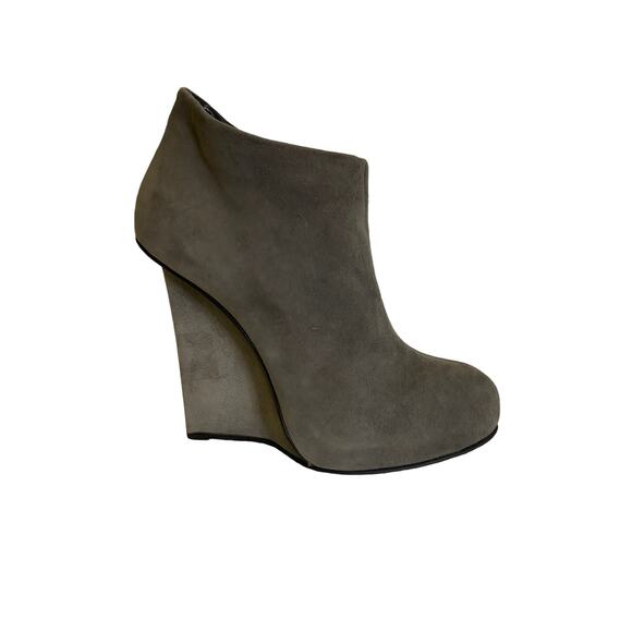 Giuseppe Zanotti Daisy Suede Sculpted Wedge Ankle Booties Made in Italy Gray 38 - Picture 1 of 9